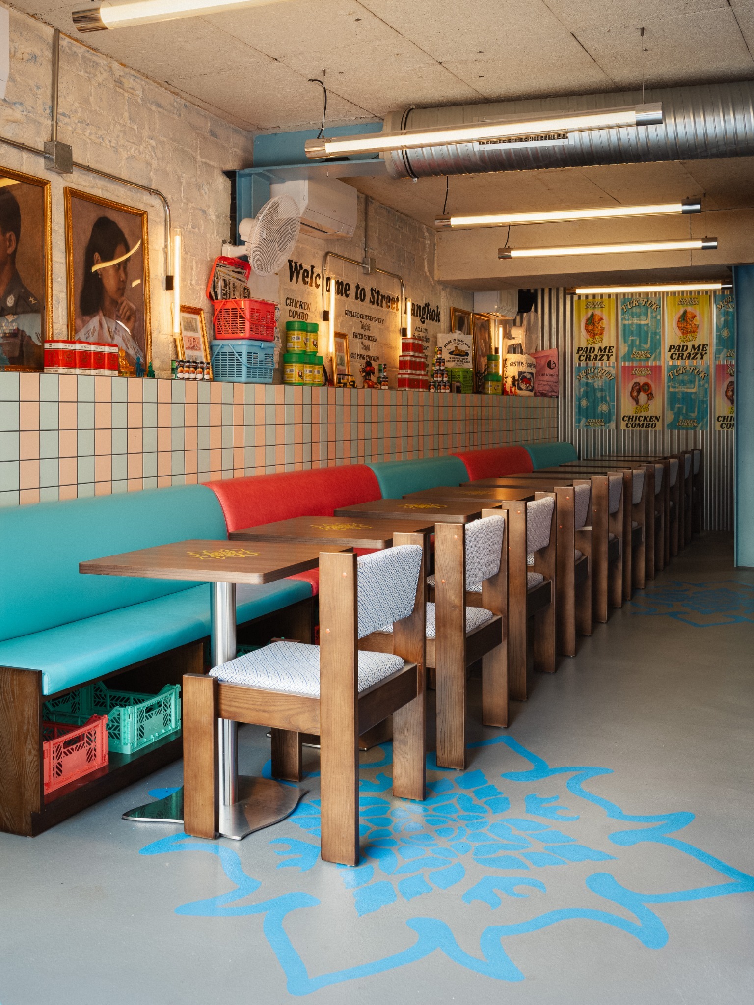 Grande banquette et salle de Street Bangkok